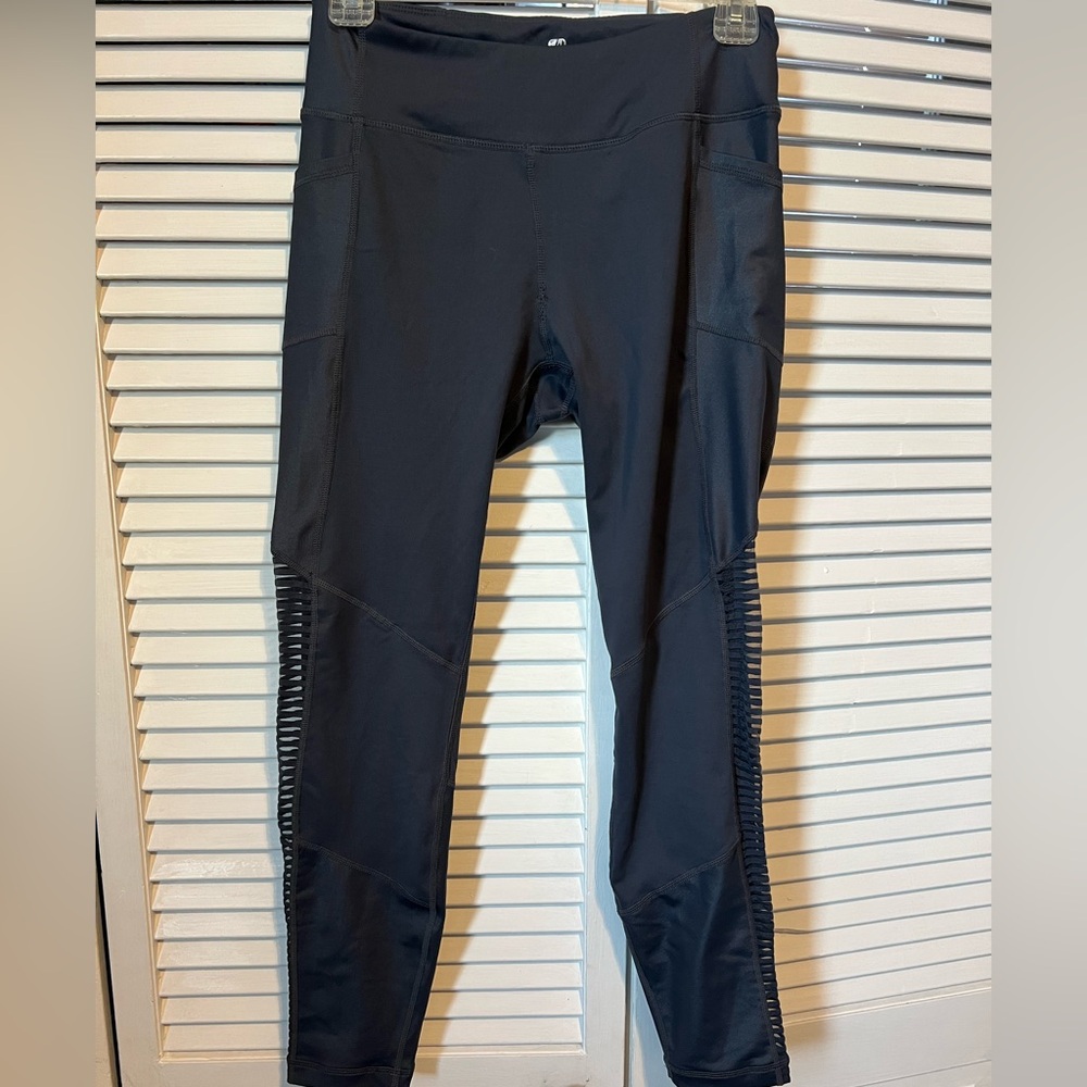 Free2B leggings